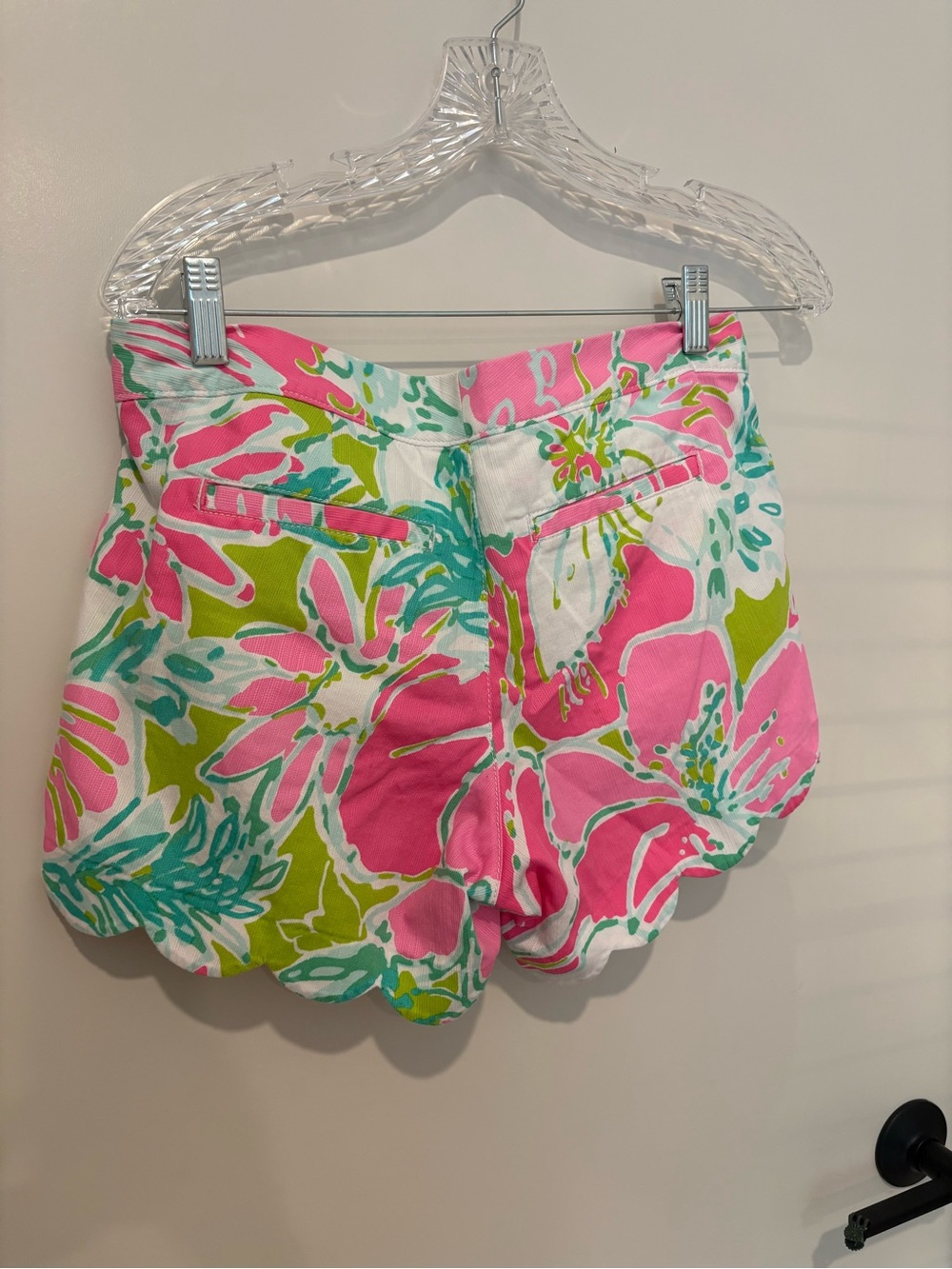 Lilly Pulitzer Floral Scallop Hem Buttercup Shorts. Coastal Preppy Colorful 4 - Picture 13 of 14